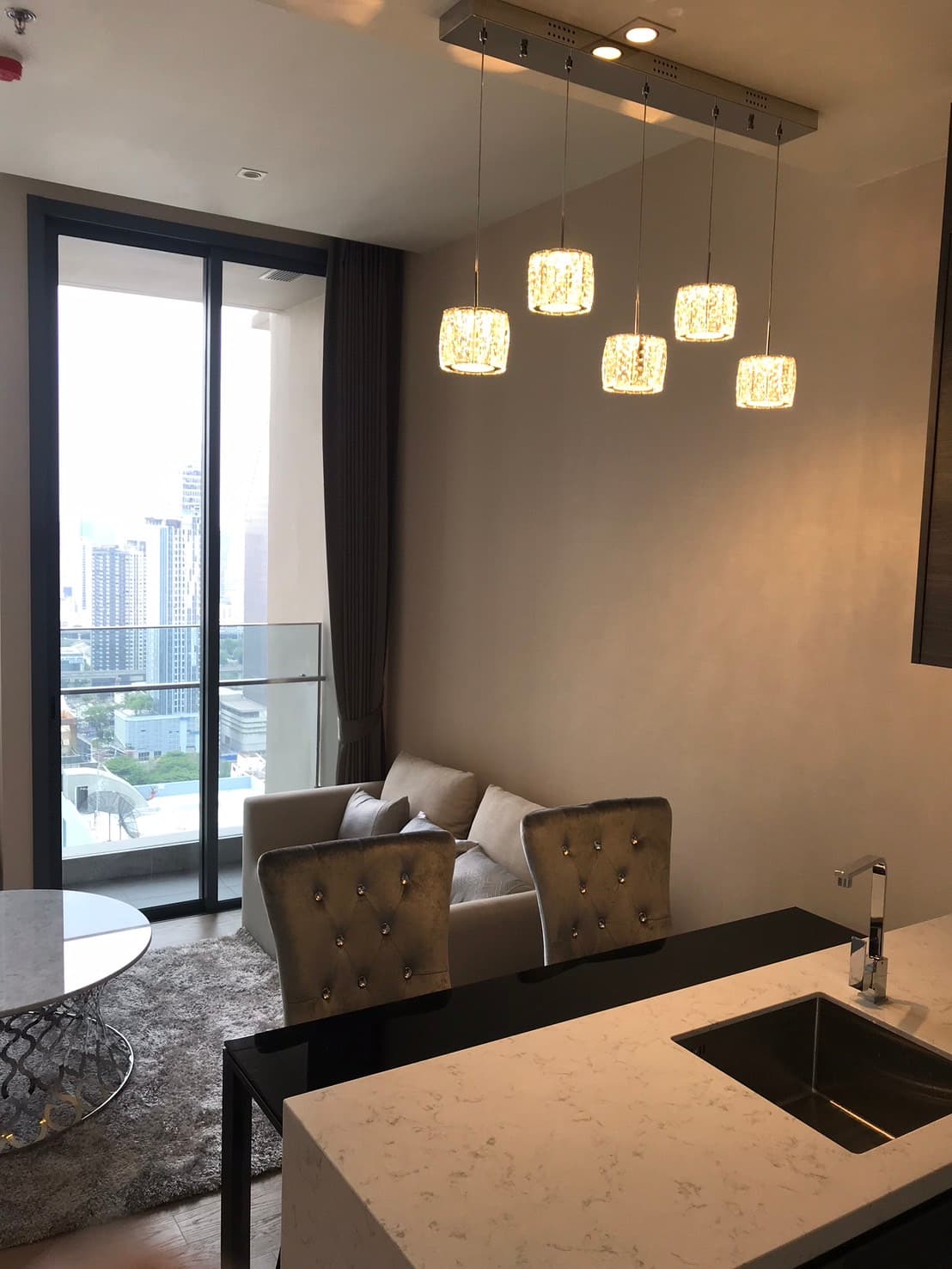 ให้เช่า คอนโด The Esse Asoke · 1 ห้องนอน · 45 ตร.ม.
