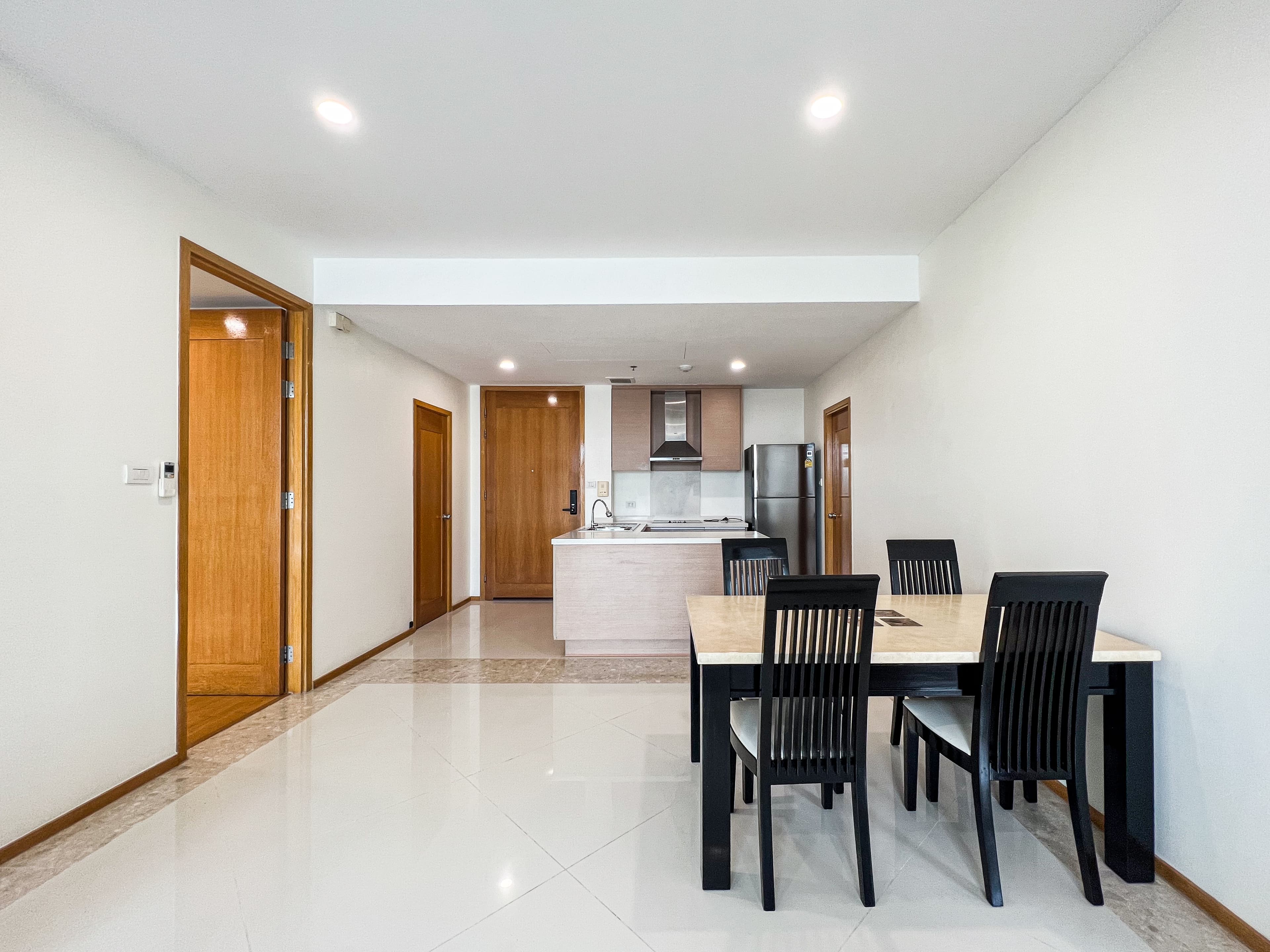 ให้เช่า คอนโด The Empire Place · 2 ห้องนอน · 100 ตร.ม.